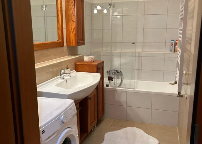 Danube Terrace Elegant With 2 Bedroom And Private Parking Budapest