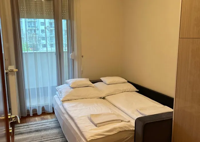 Apartamento Danube Terrace Elegant With 2 Bedroom And Private Parking